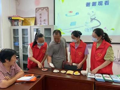 進(jìn)社區(qū)送健康 服務(wù)群眾零距離--新絳縣人民醫(yī)院黨支部走進(jìn)順城街社區(qū)開展系列專項(xiàng)活動(dòng)